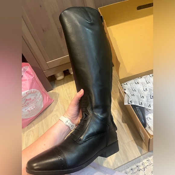 Tall full-grain leather riding boots. Only worn to try on! Size 9 FULL calf - Picture 7 of 10